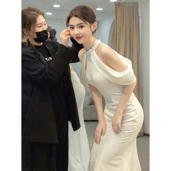 白色宴會晚禮服女高階感宴會主持人高階輕奢小眾年會魚尾禮裙大氣