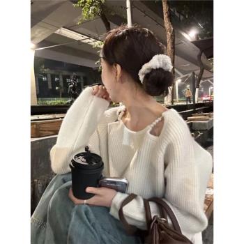 韓系設計感鏤空露肩毛衣女秋冬慵懶風氛圍感寬松百搭珍珠針織上衣