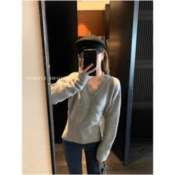 灰色羊毛v領蕾絲打底衫女秋冬季內搭毛衣高階感洋氣獨特別致上衣