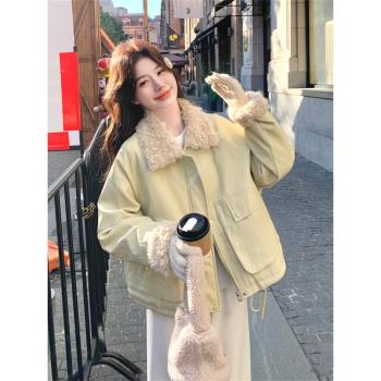 奶黃色羊羔毛領工裝羽絨服外套女冬季2025新款甜美風短款小個子