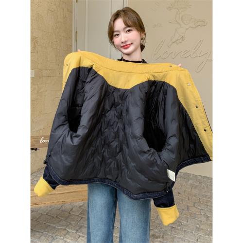黃色拼接牛仔羽絨服外套女秋冬2025新款派克服短款小個子流行時尚