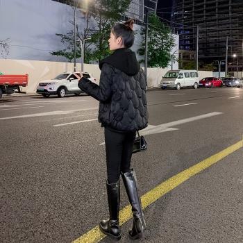 短款羽絨服女冬2024年新款韓版時尚寬松小個子連帽黑色白鴨絨外套