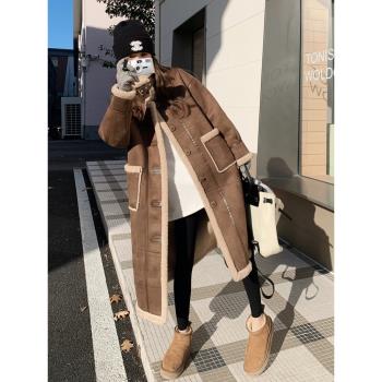 高階感咖色麂皮絨皮毛一體大衣女2024冬季新款過膝長款羊羔絨外套