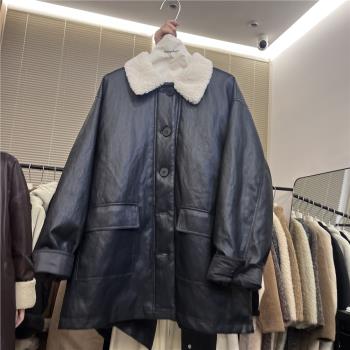 東大門2024冬新款復古羊羔毛翻領時髦寬松pu皮羽絨服內膽夾克外套