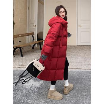 紅色中長款過膝羽絨服女2024冬季新款設計感加厚白鴨絨麵包服外套