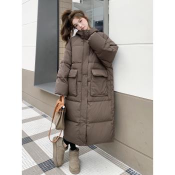 美拉德咖色連帽麵包服羽絨女長款2024冬季加厚新款過膝白鴨絨外套