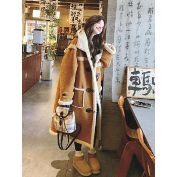 卡其色牛角扣皮毛一體羊羔毛外套女冬2025新款加絨寬松中長款棉服