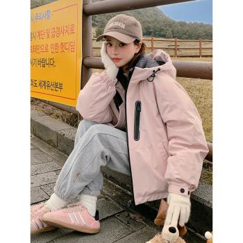 粉色工裝派克短款羽絨服女冬季2024新款超好看高階三防沖鋒衣外套