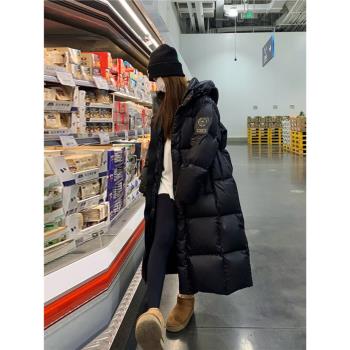 黑金白鵝絨羽絨服女冬中長款過膝2025新款情侶加厚連帽麵包服外套