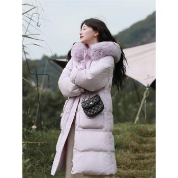 素色左岸設計感紫色連帽毛領長款羽絨服女冬季加絨加厚白鴨絨外套