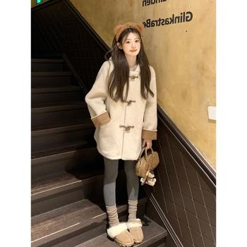 復古連帽牛角扣羊羔毛外套女韓版高階感小個子加厚皮毛一體大衣冬