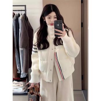 ROUJE MOSMOS白色撞色針織拼接羽絨服女冬短款白鴨絨立領薄款外套