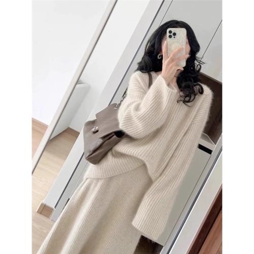 歐貨高級感v領米杏色毛衣女秋冬慵懶風針織上衣寬松顯瘦時尚外穿