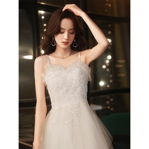 白色晚禮服裙女氣質吊帶訂婚森系主持人生日小眾伴娘服高級感畢業