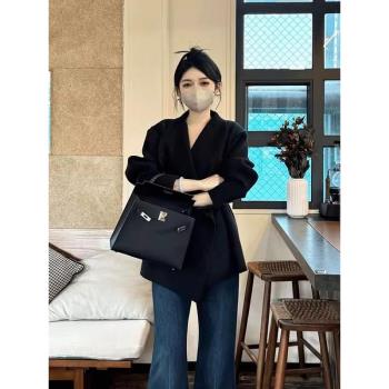 黑色翻領毛衣開衫女款2024新款秋冬季加厚寬松慵懶風收腰針織外套
