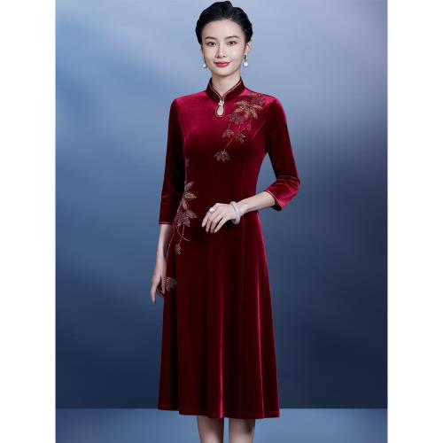 新款釘珠金絲絨改良旗袍喜婆婆媽媽婚宴敬酒婚禮服小個子高貴加絨