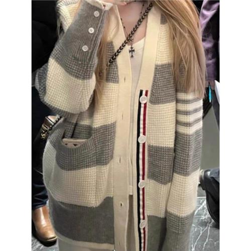 學院風灰色條紋針織開衫女早春秋季設計感毛衣外套韓系慵懶上衣