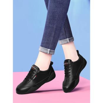 意爾康黑色運動鞋女2025春秋冬真皮輕便軟底加絨大碼休閑皮鞋平底