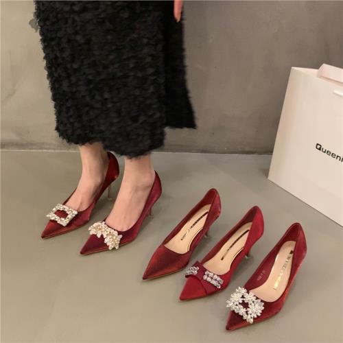 紅色高跟氣質水鉆伴娘婚鞋女鞋子2025年新款春季綢緞尖頭細跟單鞋