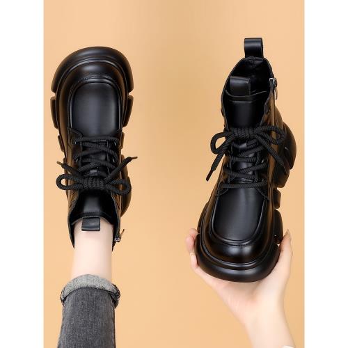 爆款馬丁靴女英倫風2025春秋新款松糕厚底圓頭增高黑色配裙子短靴