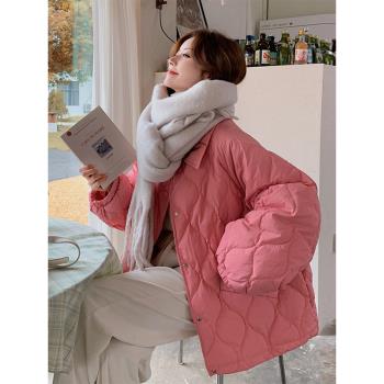 大碼粉色菱格短款羽絨服女2024冬季胖mm韓版小個子輕薄白鴨絨外套