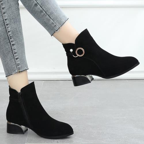 冬季新款中跟大碼馬丁靴女英倫風41-43加絨粗跟翻毛皮短靴女2024