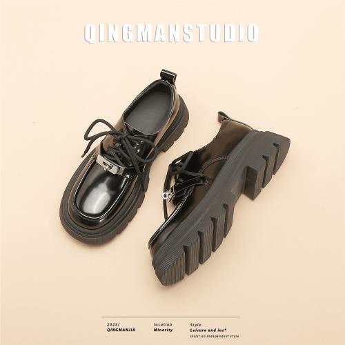 輕漫家英倫風小皮鞋女真皮2024年春季新款鎖扣系帶黑色厚底單鞋女