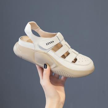 牛皮軟底包頭涼鞋女2024年新款百搭外穿厚底真皮鏤空運動羅馬女鞋