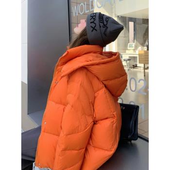 超好看橘色連帽羽絨服女小個子2024冬季新款加厚爆款白鴨絨麵包服