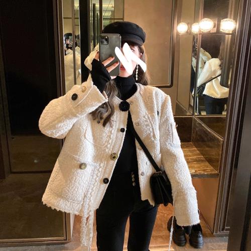 加厚白色小香風外套女秋冬季法式設計高級感寬松名媛毛呢短款上衣