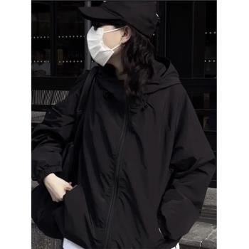 黑色連帽沖鋒衣外套女春秋2025新款小個子寬松工裝戶外防水風衣潮