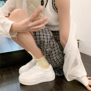 7cm內增高真皮小白鞋女小碼3233春秋款鬆糕厚底百搭休閑運動鞋女