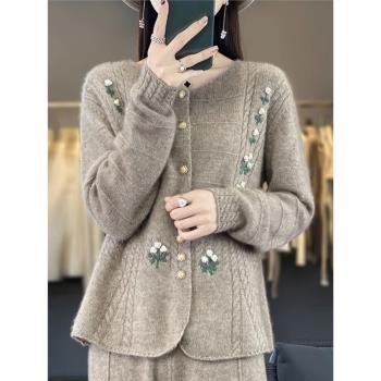 2024年秋冬新款圓領羊絨開衫女重工刺繡毛衣外套寬松針織羊毛上衣