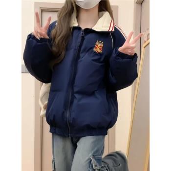 冬季新款美式條紋徽章字母刺繡翻領麵包服外套保暖防寒棉服女寬松
