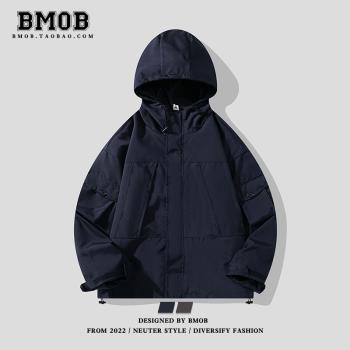 BMOB秋季戶外防水沖鋒衣外套男潮牌痞帥高階感連帽多口袋工裝夾克