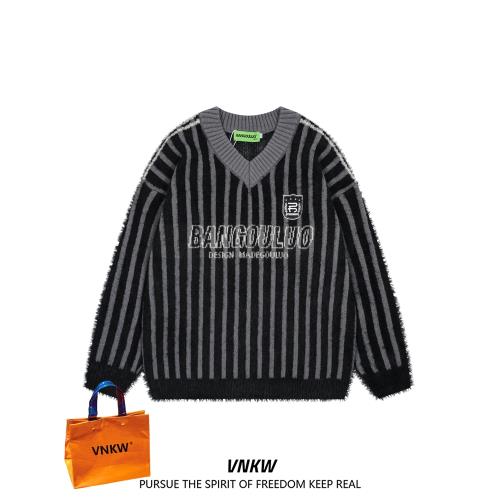 美式街頭V領滿印字母條紋毛衣男秋冬復古寬松百搭情侶針織衫上衣