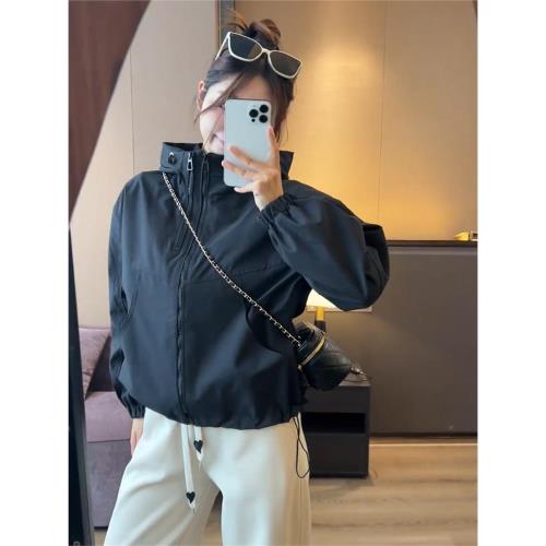 2024秋冬新款高級感加棉連帽沖鋒衣短款外套女裝休閑寬松加厚上衣