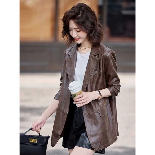 復古高級感咖色真皮西裝領皮衣外套女新款2025氣質寬松機車皮夾克