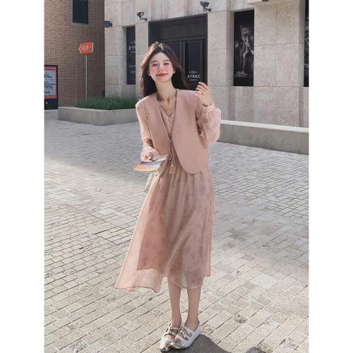 粉色溫柔穿搭馬甲雪紡一整套印花連衣裙春秋新款收腰顯瘦氣質長裙