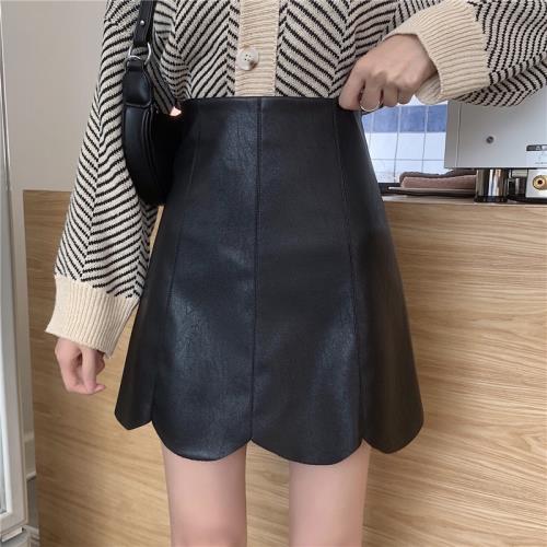 半身裙pu皮裙卡其色女秋冬韓版大碼胖mm遮肚包臀a字裙黑色短裙子