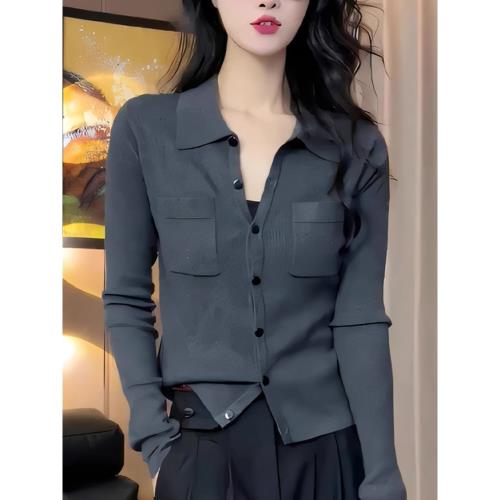 別致簡約高級感灰色針織衫歐貨經典時尚休閑翻領上衣氣質舒適毛衣