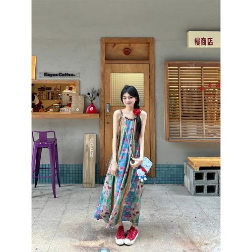 海邊度假氣質多巴胺穿搭連衣裙夏季新中式碎花吊帶裙子設計感小眾