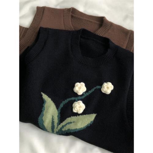 減齡立體別致甜美圓領毛衣鉤花