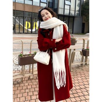紅色大衣女中長款2024冬季新款娃娃領結婚小個子羊毛加厚呢子外套