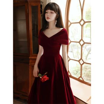 敬酒服新娘2025新款酒紅色訂婚晚禮服春秋氣質一字肩長袖回門便裝