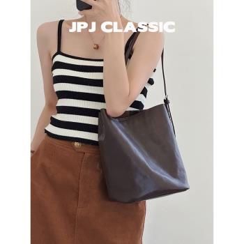 (免運)jpjclassic植鞣牛皮水桶包女慵懶風單肩斜挎包百搭通勤包腋下包