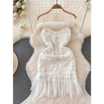 白色蕾絲羽毛吊帶裙夏仙女重工V領氣質生日禮服裙性感欲純連衣裙