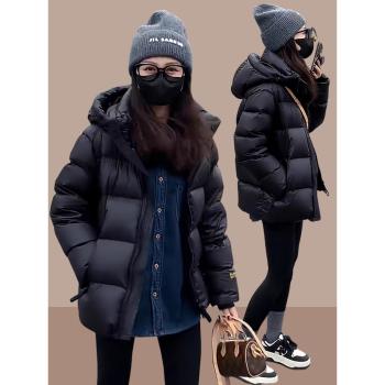 經典黑色連帽羽絨服女冬季2025新款中長款保暖麵包服外套洋氣女裝