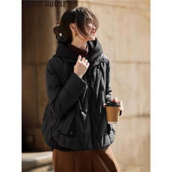 Basic House/百家好費城簡冬絎縫羽絨服黑色連帽白鴨絨外套女冬季
