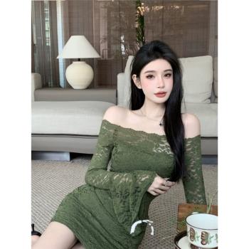 名媛一字肩蕾絲連衣裙女秋季新款打底修身顯瘦氣質性感包臀短裙子